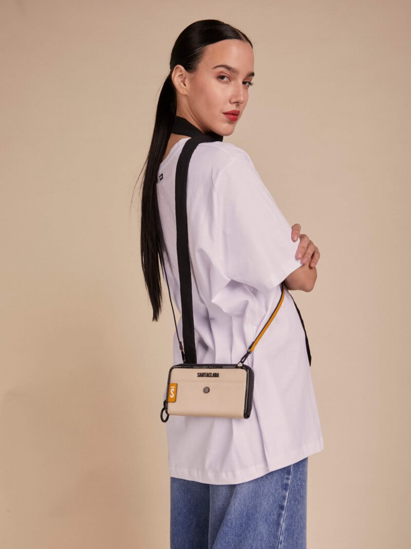 Billetera Clara Beige Con Correa
