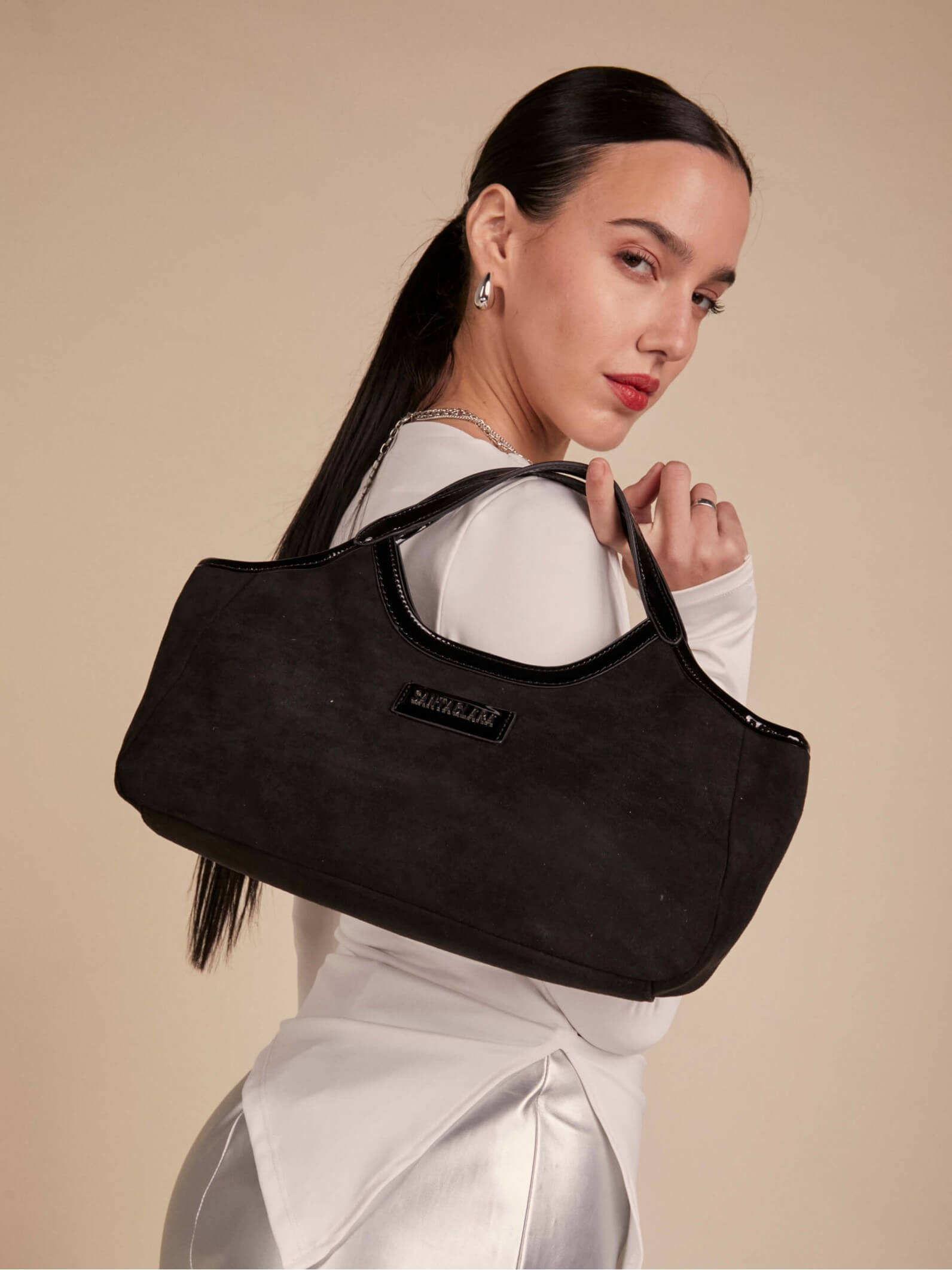 Bandolera Justina Negro Efecto Gamuza