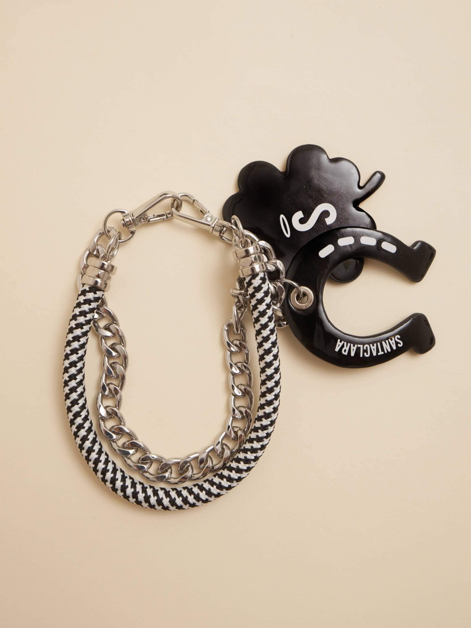 Lucky Charm Negro