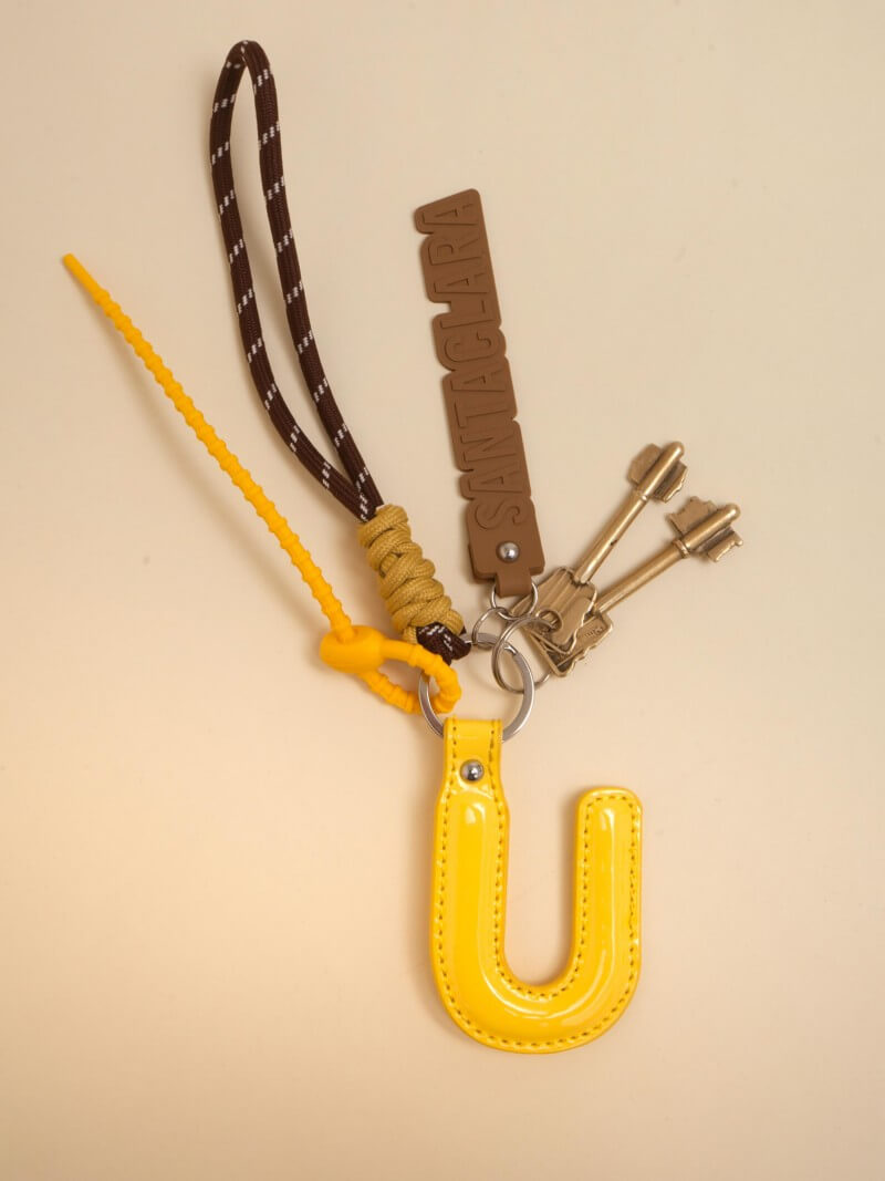 Llavero Y Charm Letra U Multicolor