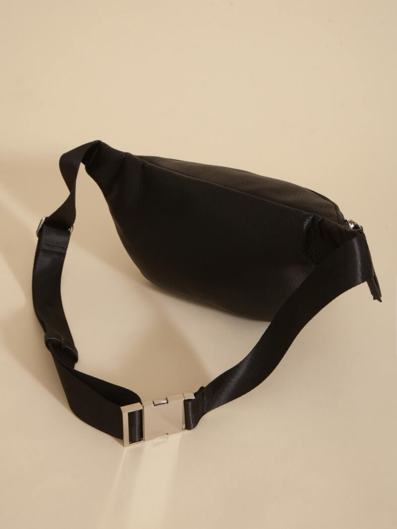 Riñonera Castillo Negro