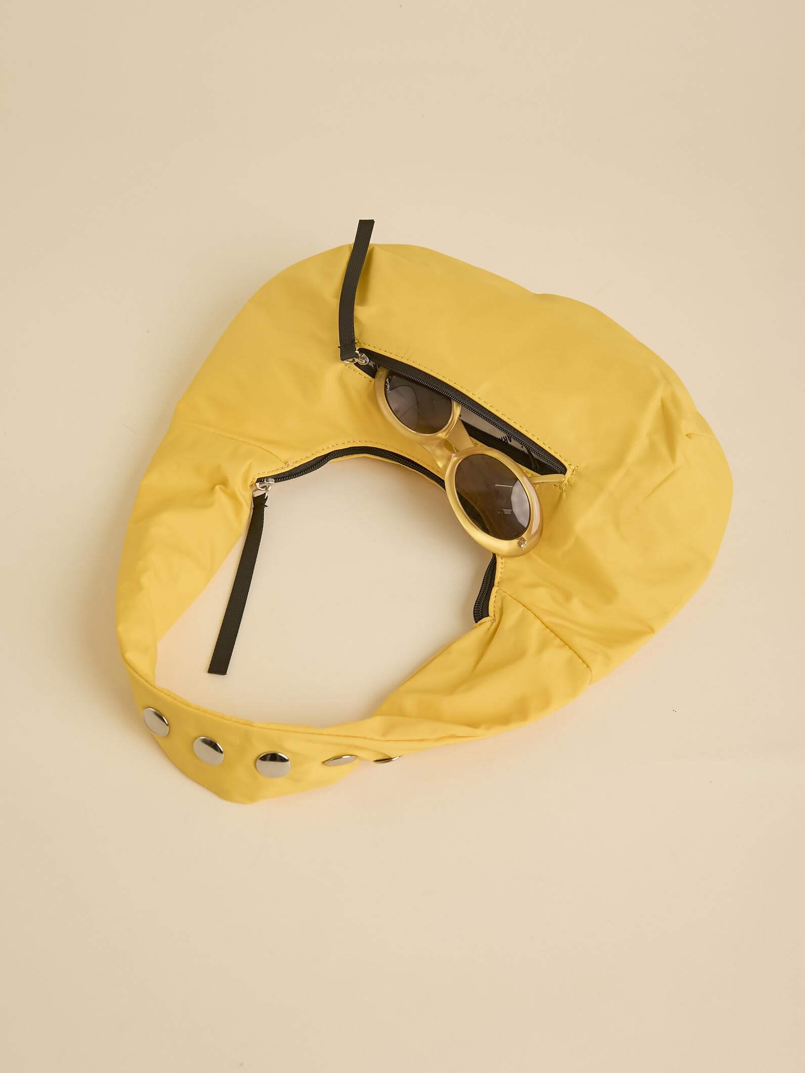 Minibag Magui Amarilla Con Tachas