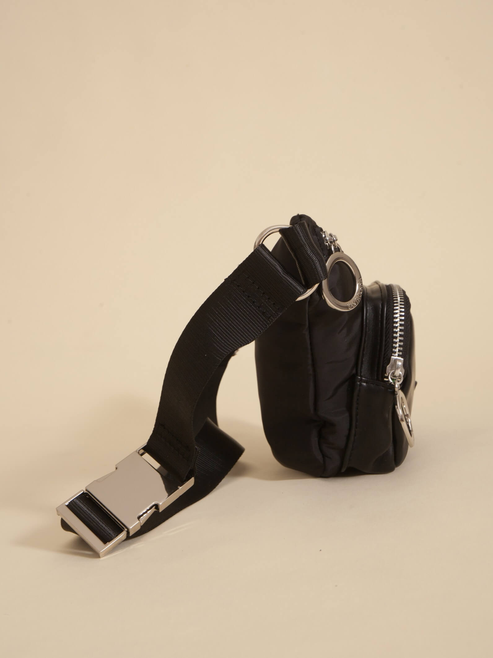 Riñonera Vidal Negra