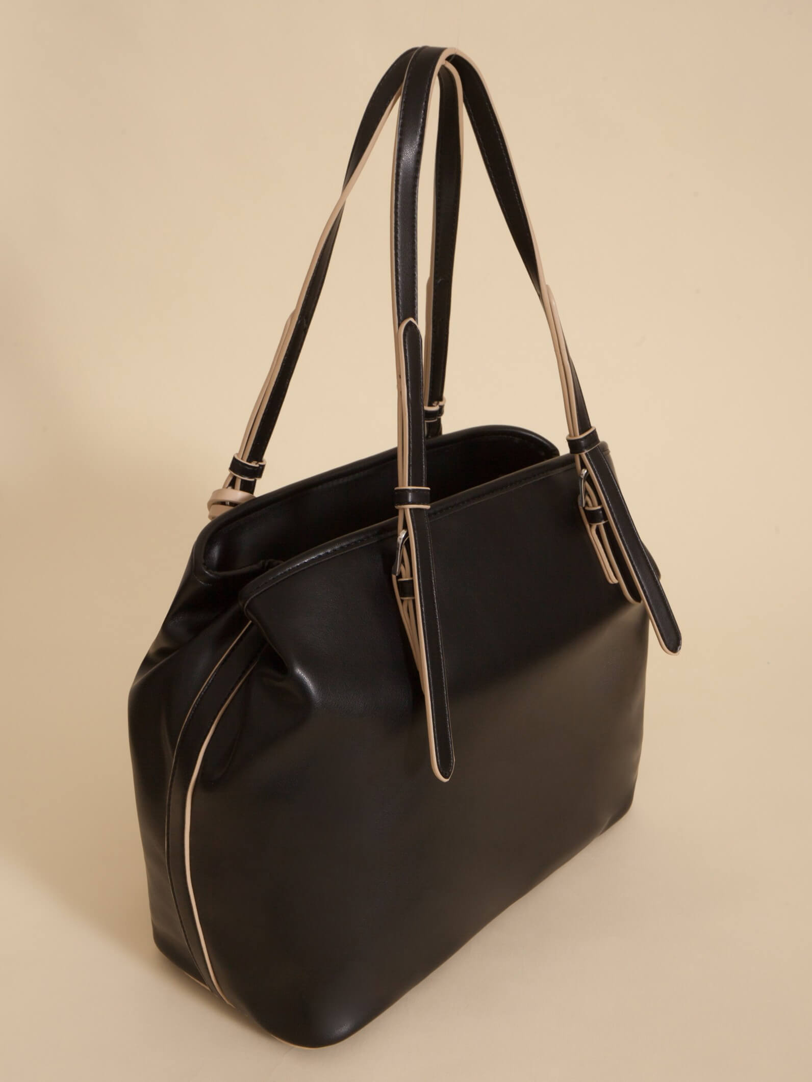 Cartera Shopper Nora Negra Porta Notebook