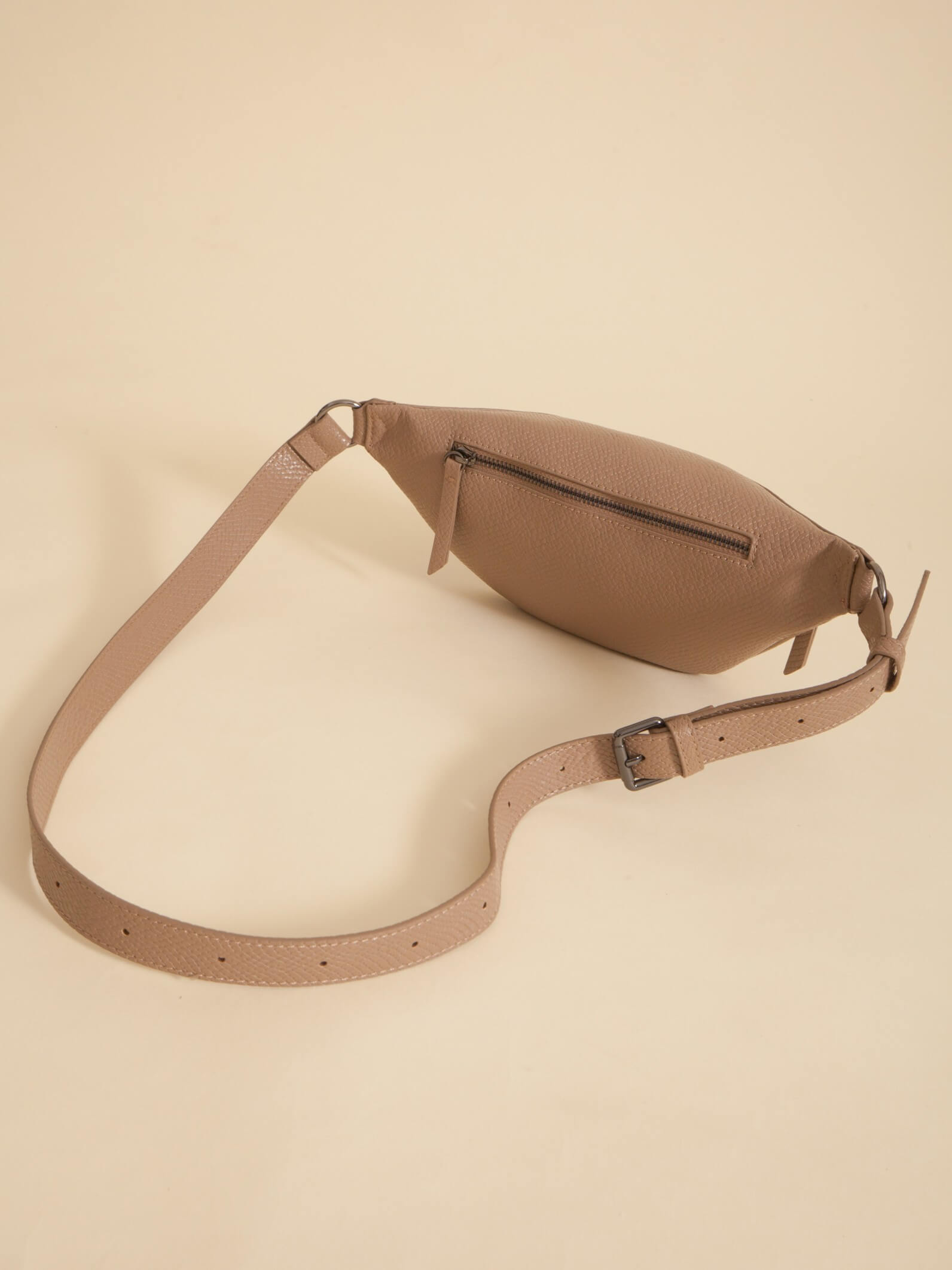 Riñonera Eva Vison De Charol con Bolsillo Antirrobo