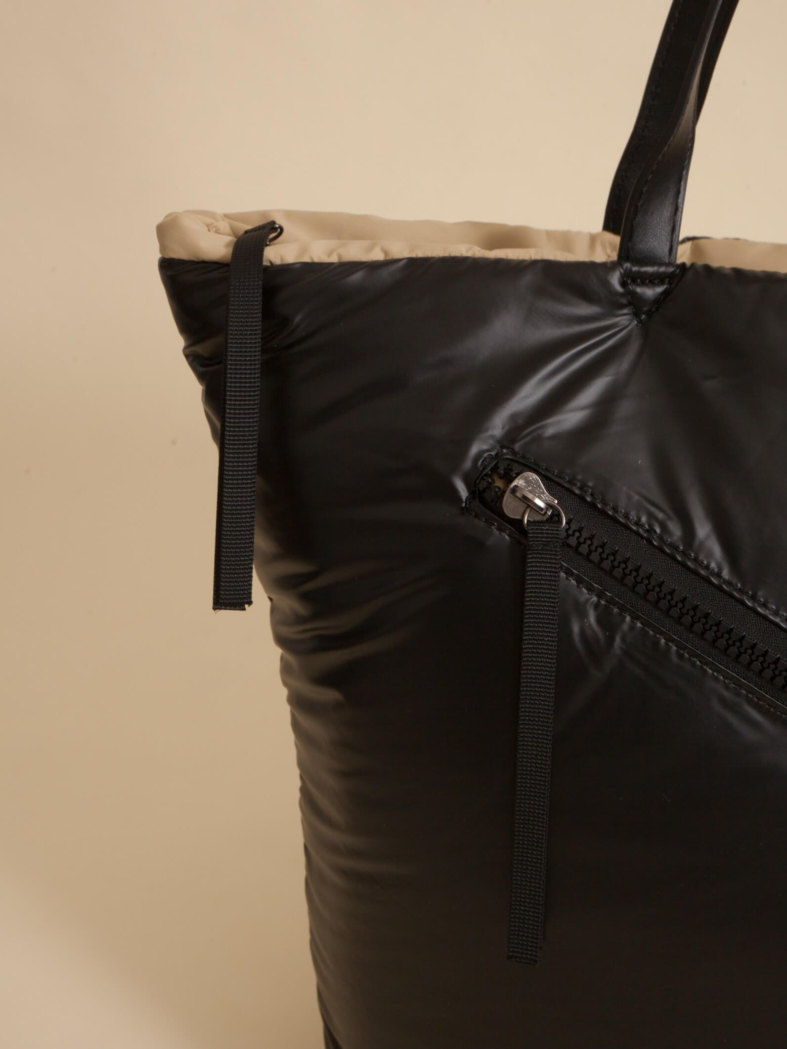 Cartera Shopper Nacar Negro Puffer