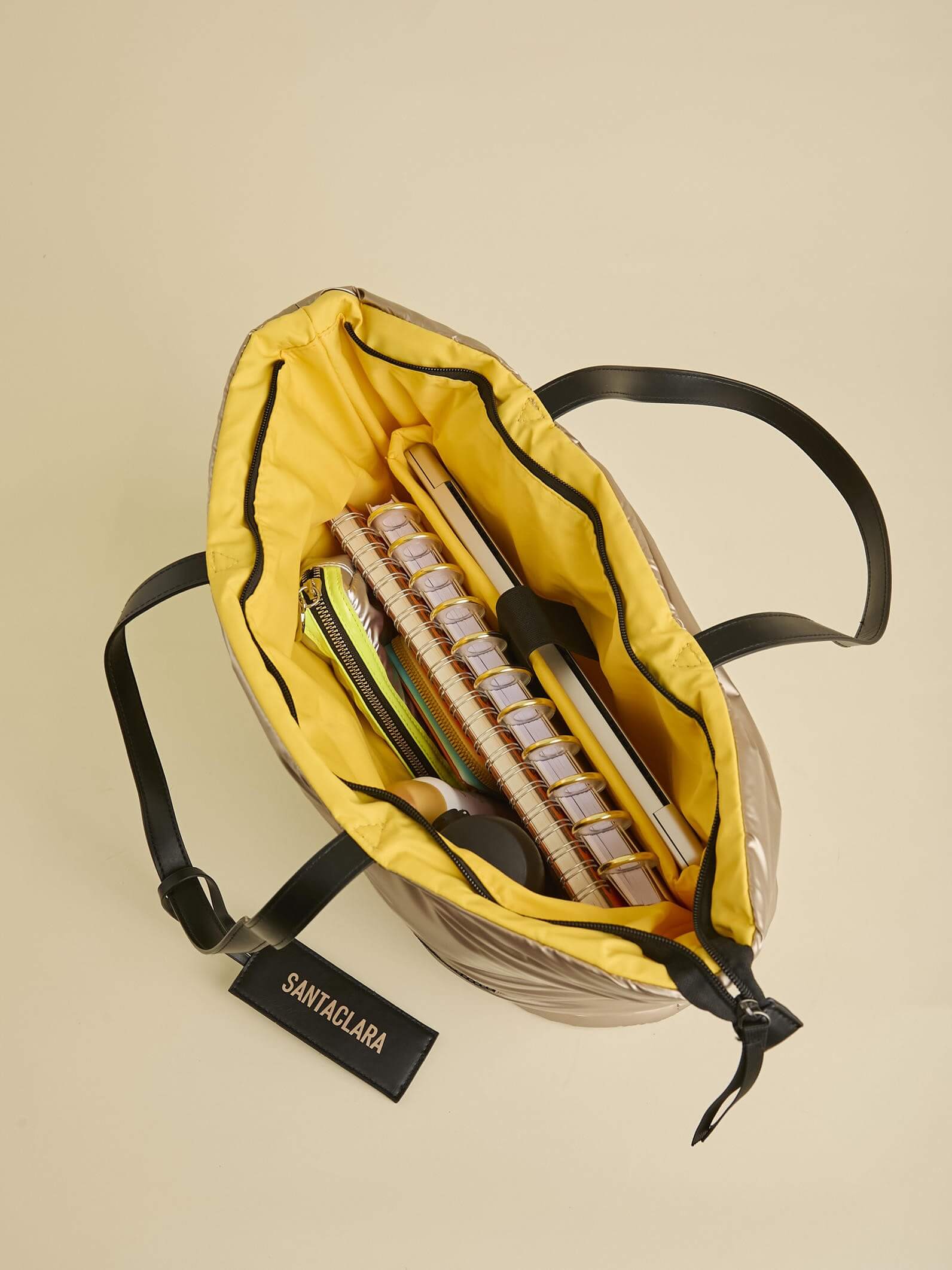 Cartera Shopper Nacar Platino Puffer