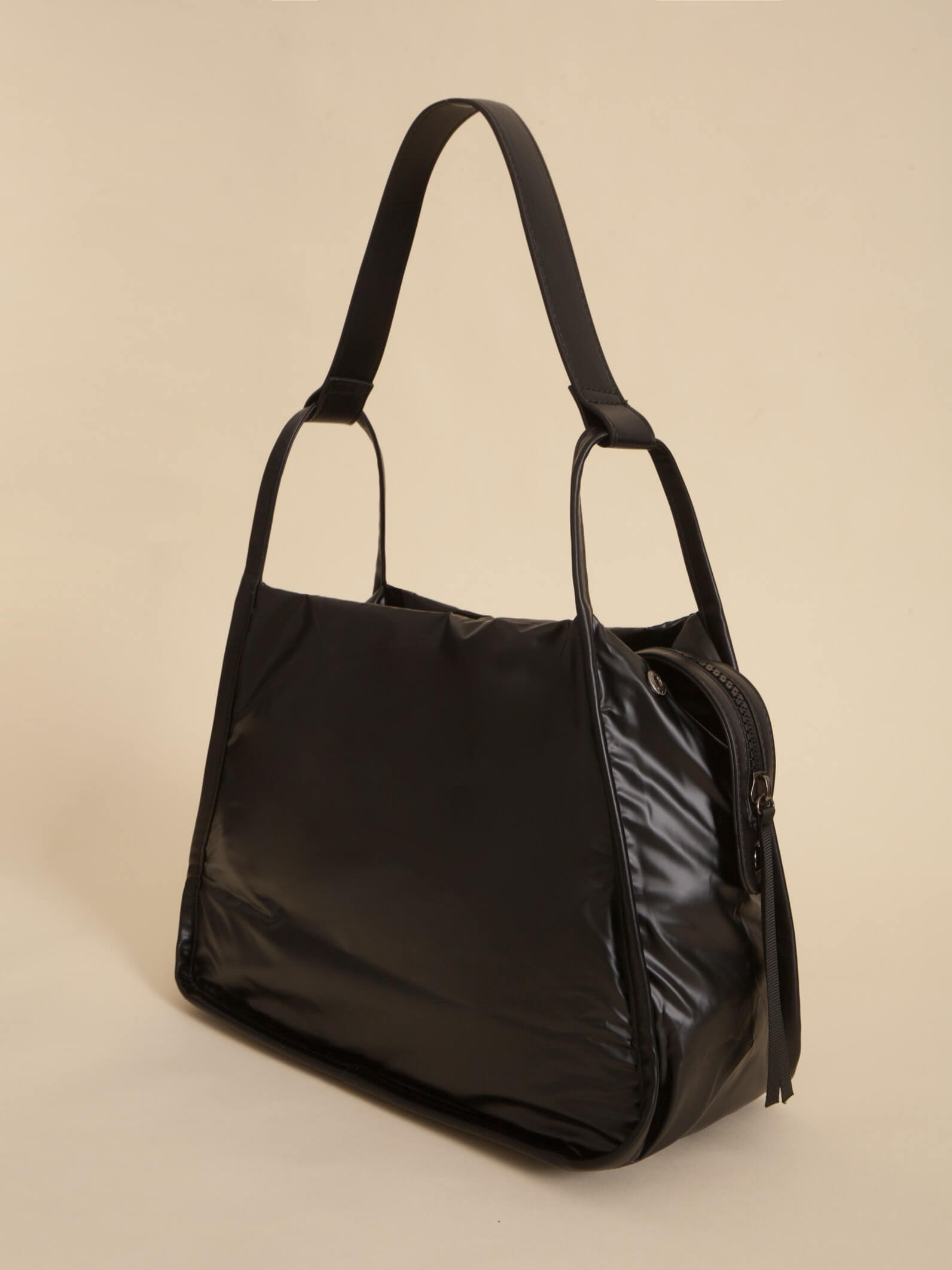 Cartera Nacar Negro Puffer