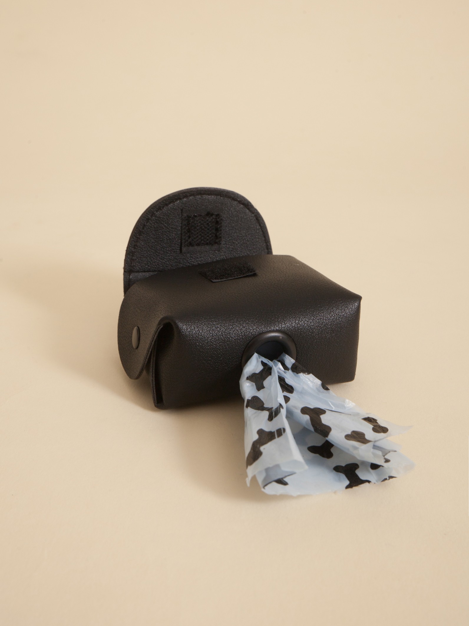 Poop Bag Huella Negro Para Mascotas