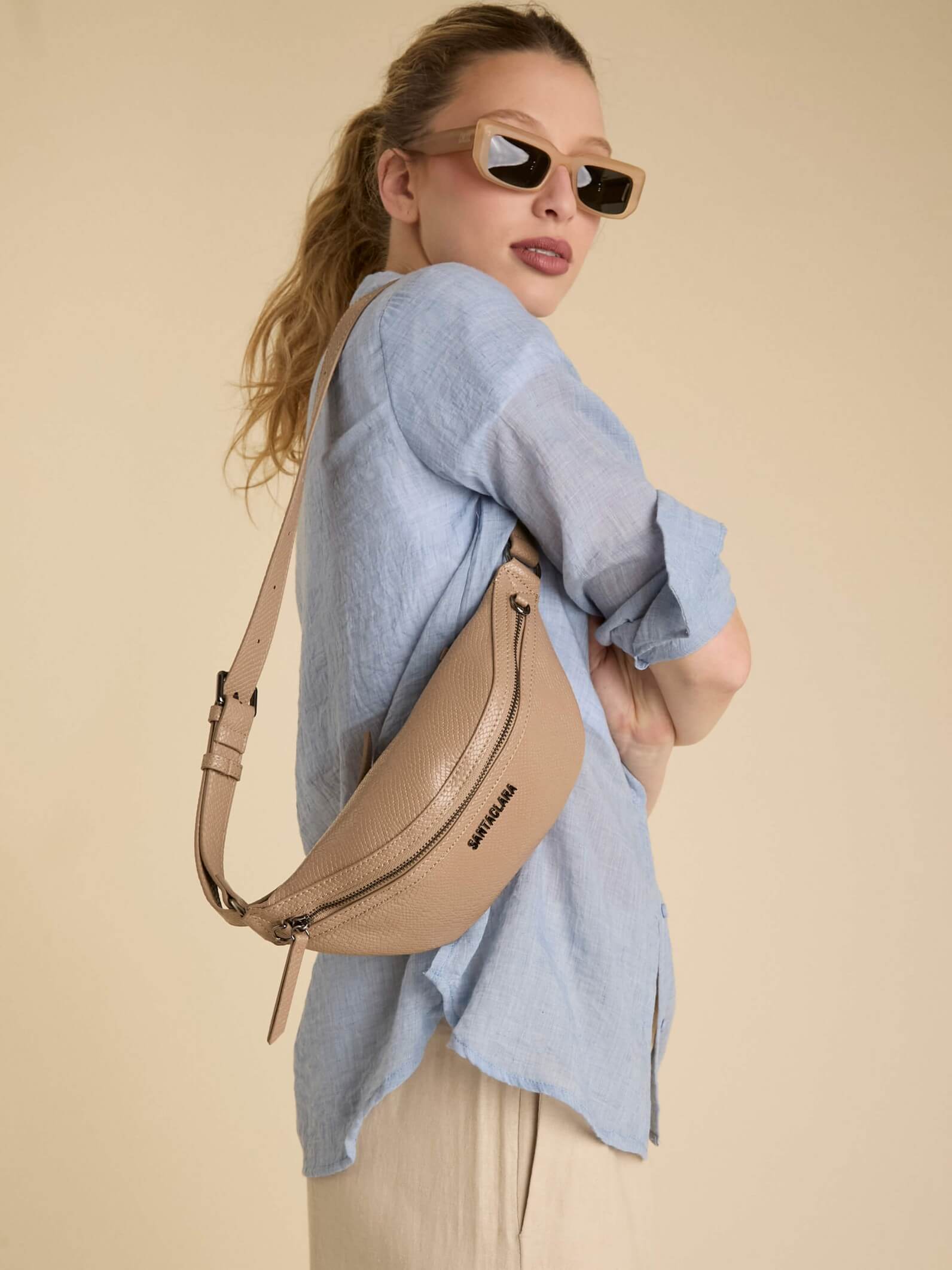 Riñonera Eva Vison De Charol con Bolsillo Antirrobo