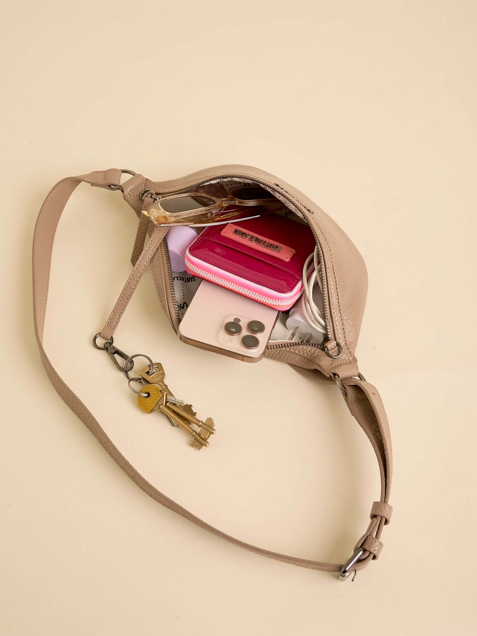 Riñonera Eva Vison De Charol con Bolsillo Antirrobo