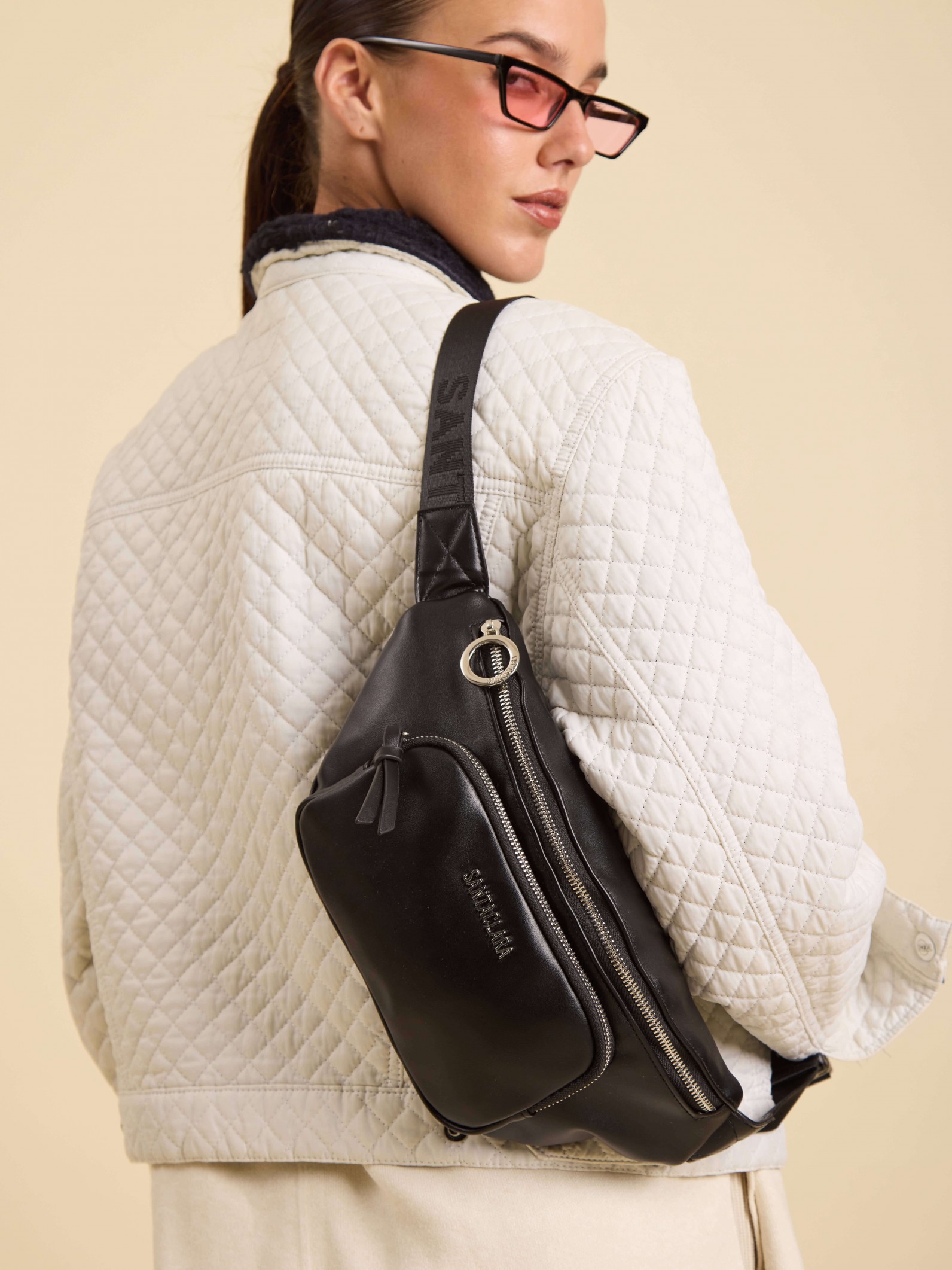 Riñonera Nina Negra