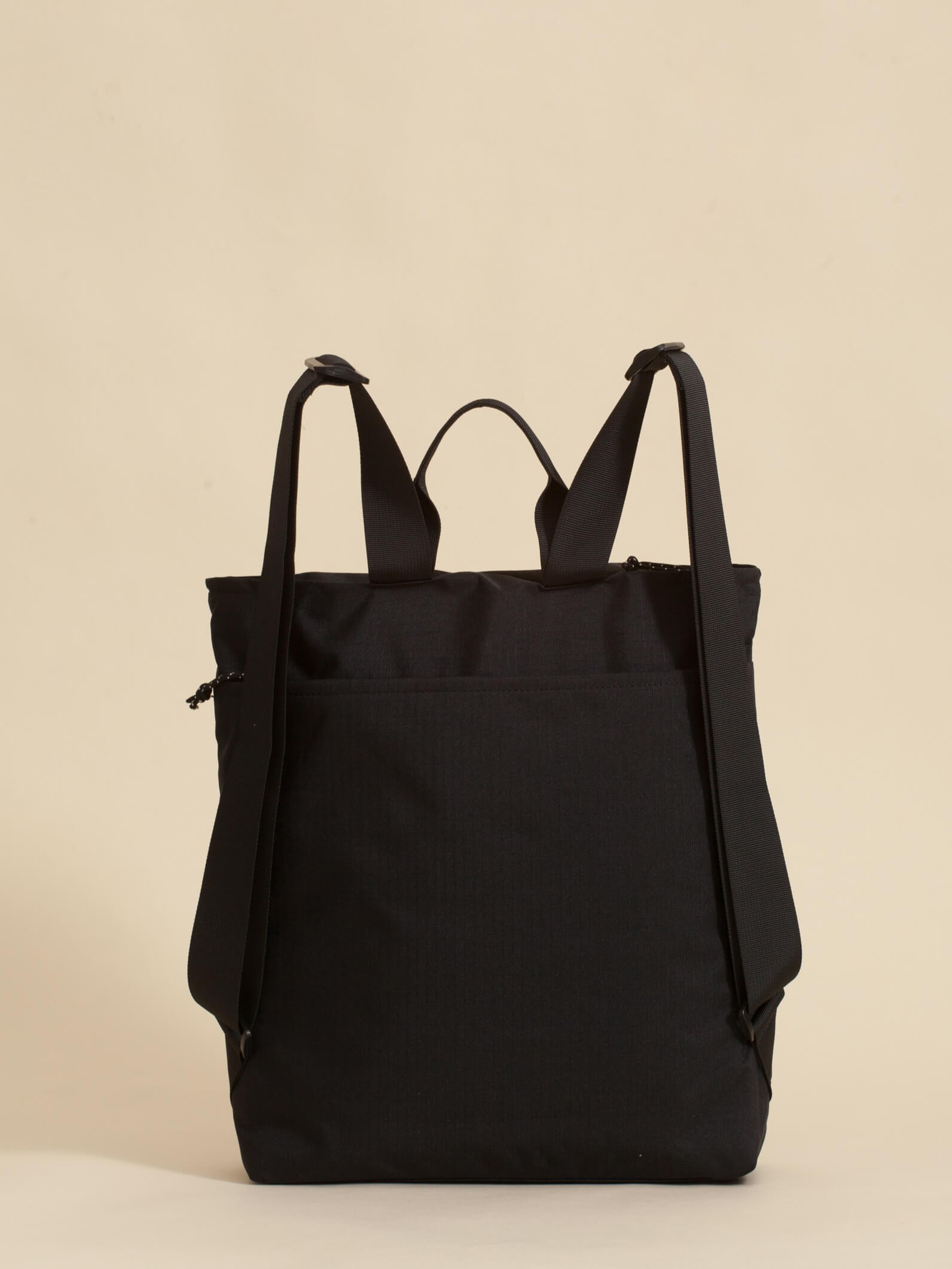 Mochila Dakar Negra Impermeable Porta Tablet