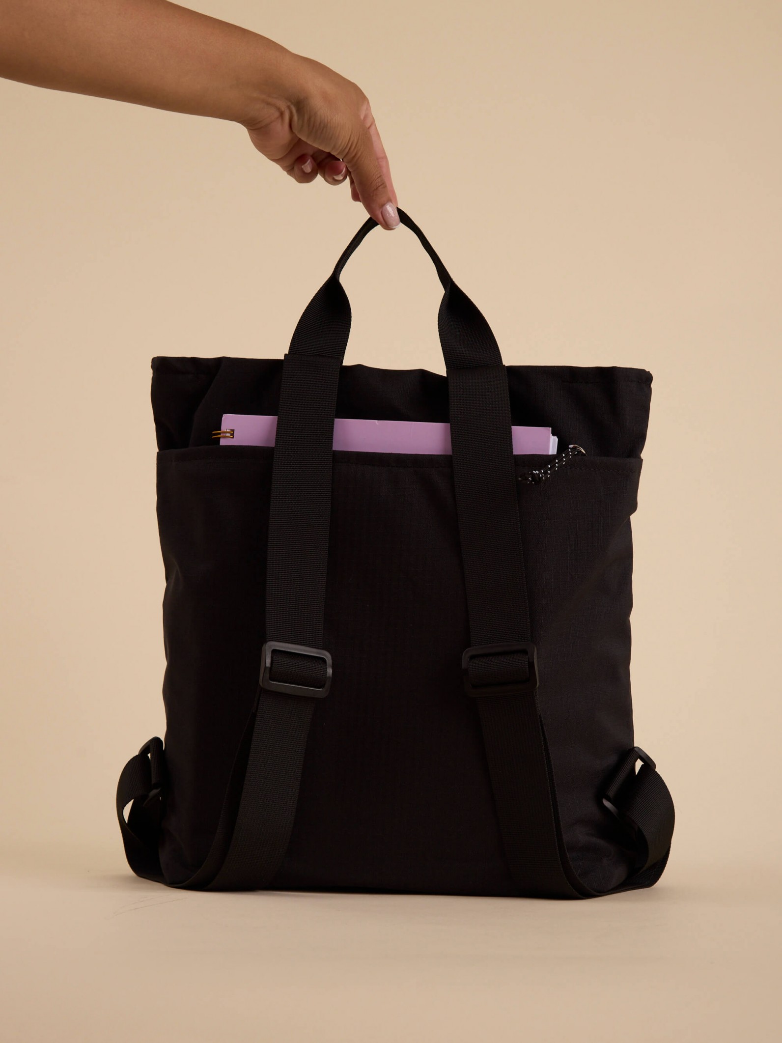 Mochila Dakar Negra Impermeable Porta Tablet