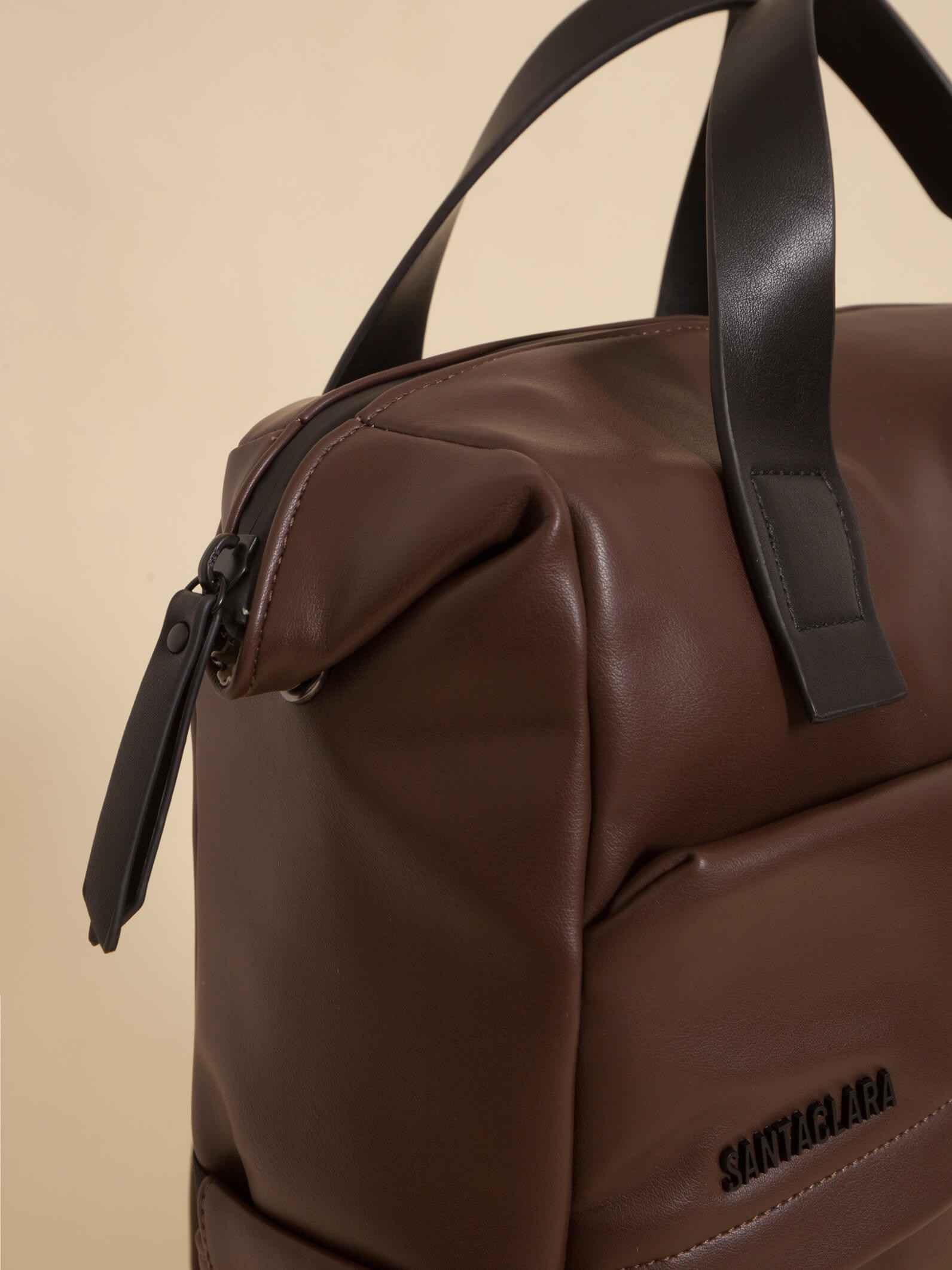 Mochila Bari Chocolate Impermeable Porta Notebook