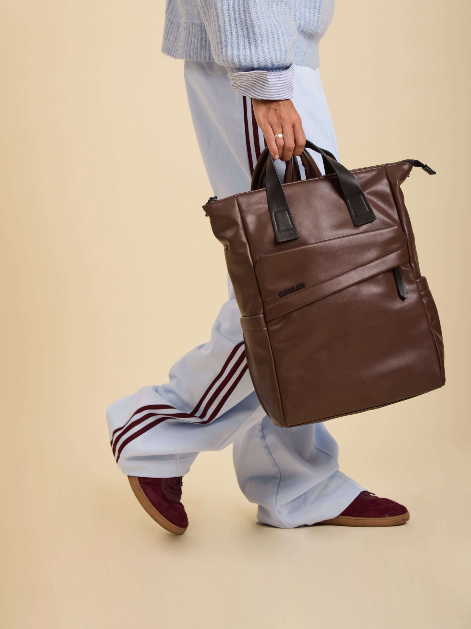 Mochila Bari Chocolate Impermeable Porta Notebook