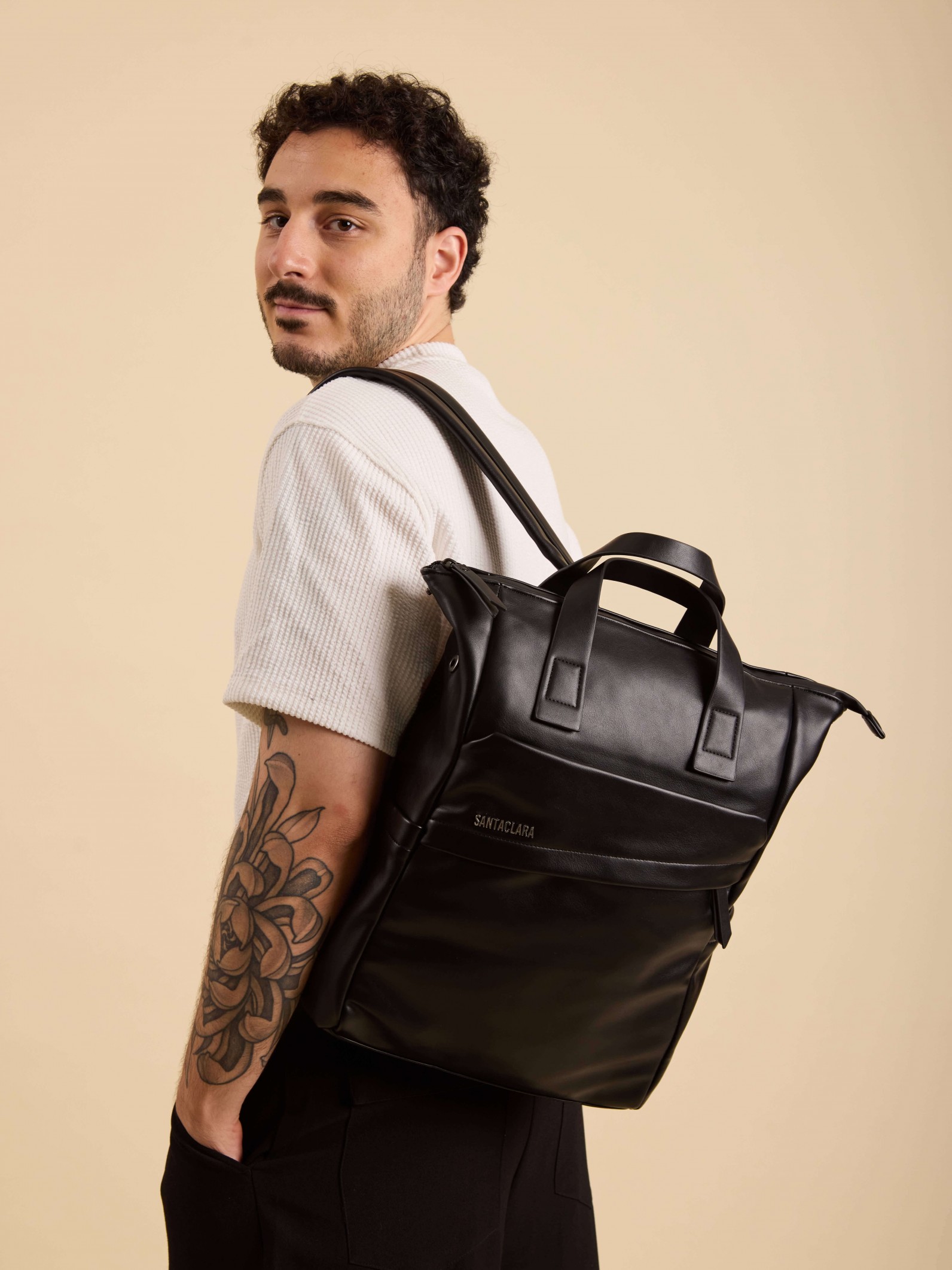 Mochila Bari Negra Impermeable Porta Notebook