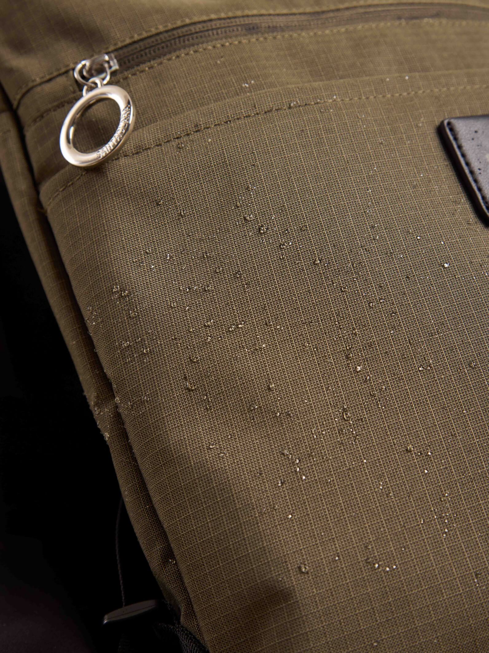 Mochila Dakar Militar Impermeable Porta Tablet