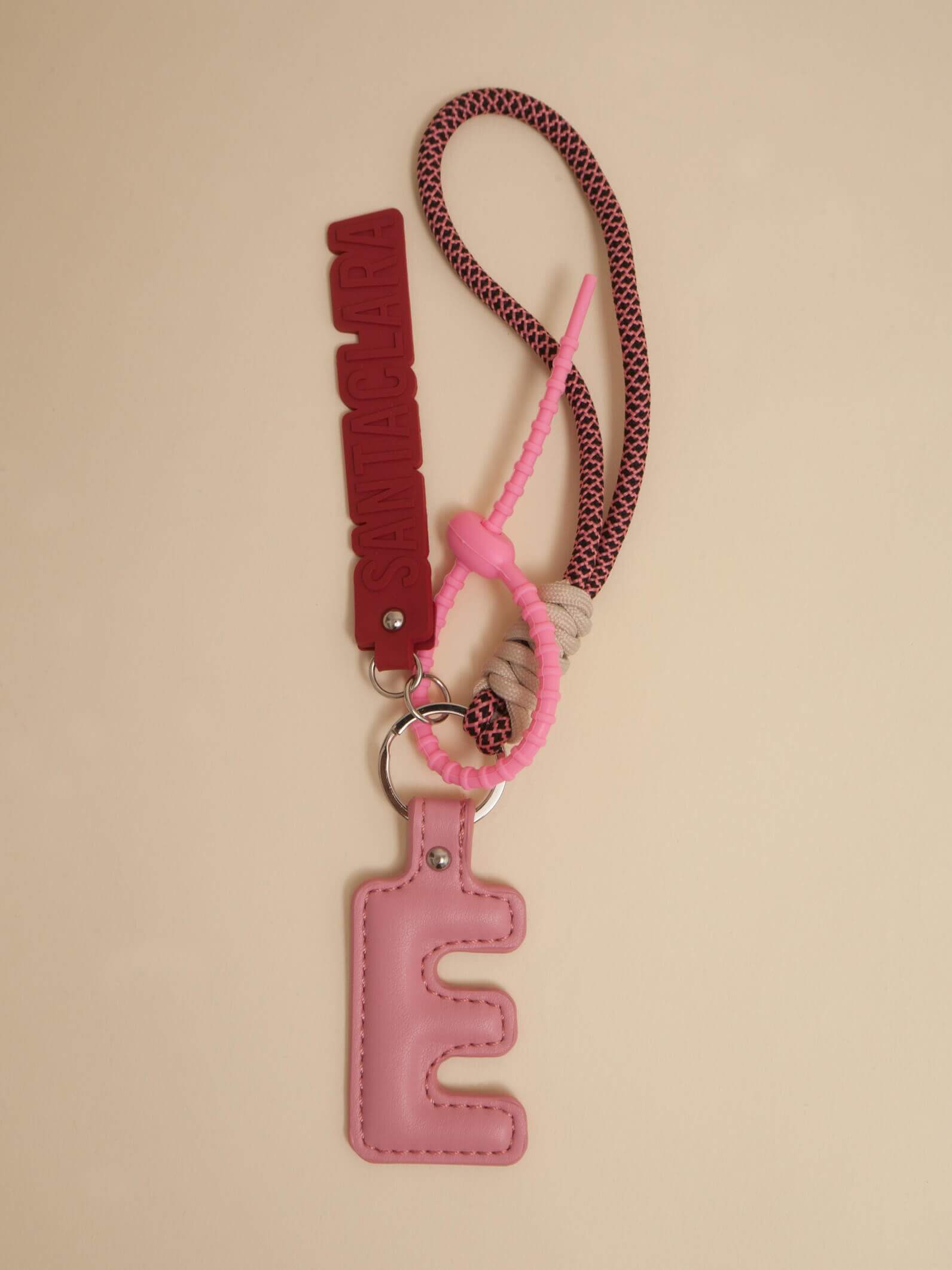 Llavero Y Charm Letra E Multicolor