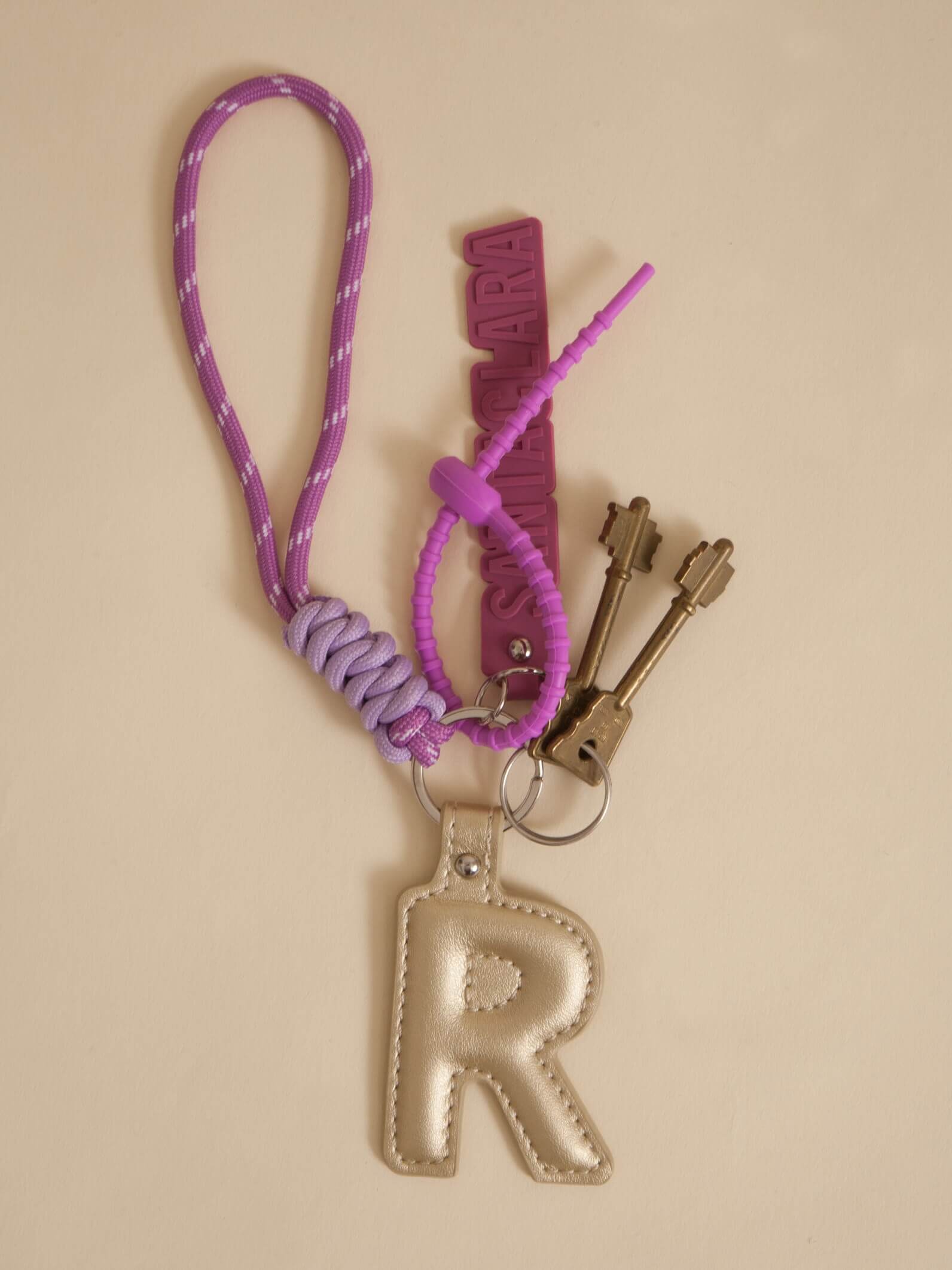 Llavero Y Charm Letra R Multicolor