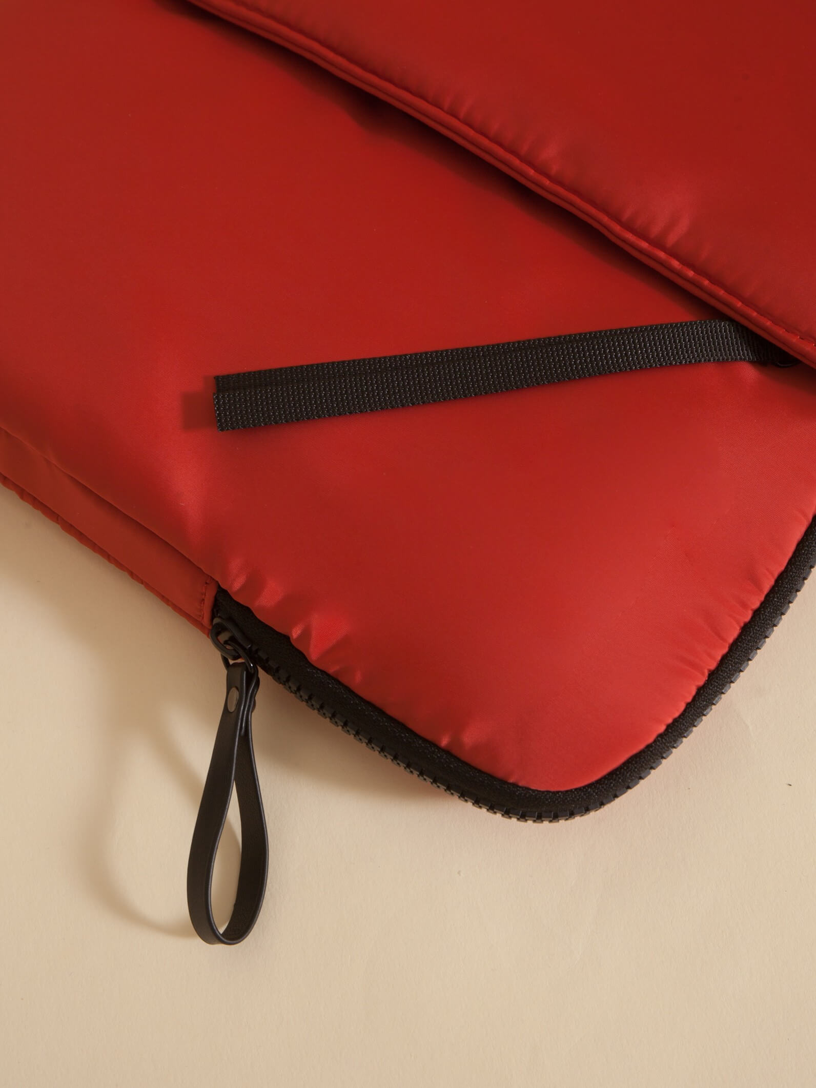 Porta Notebook Amalia Rojo
