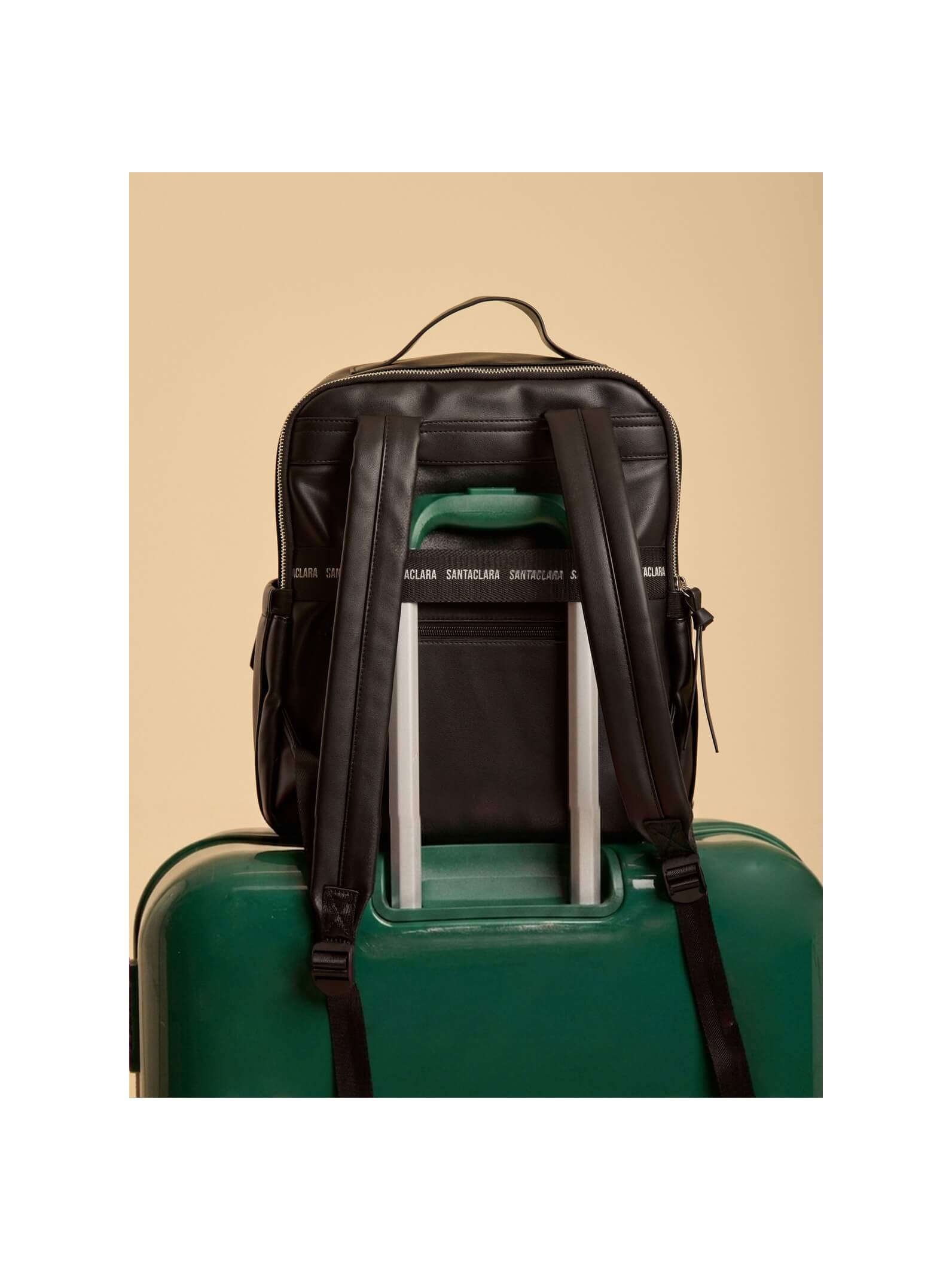 Mochila Porta Notebook Carmela Negro