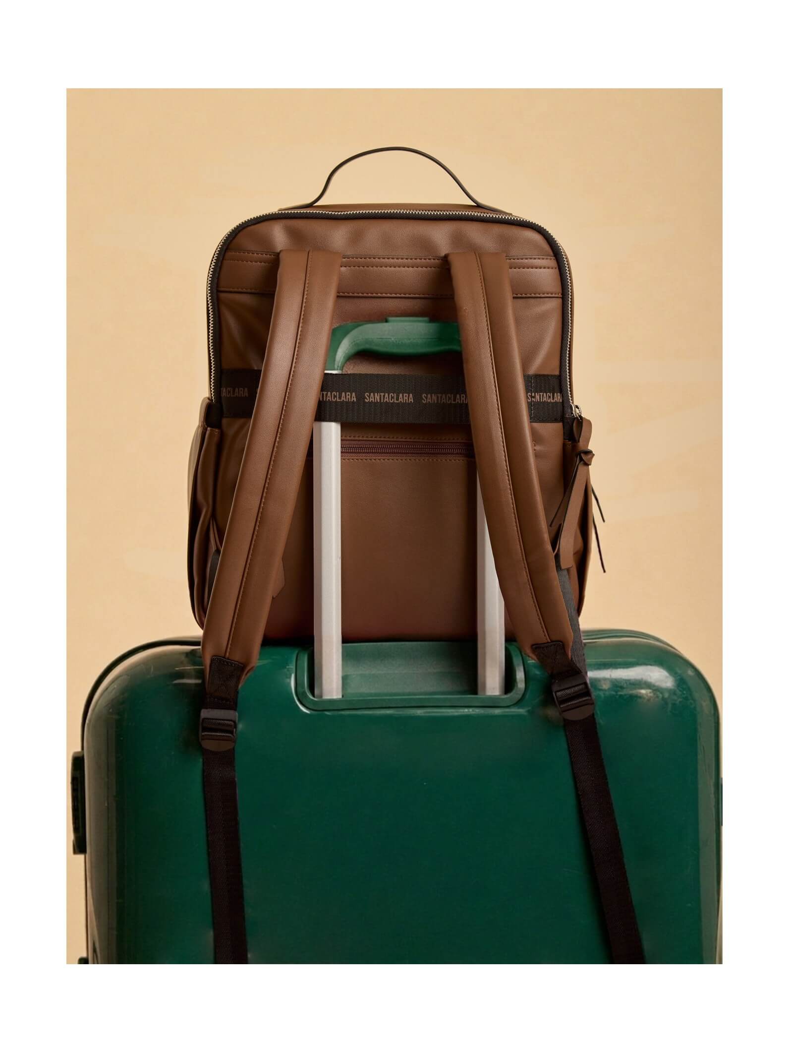 Mochila Porta Notebook Carmela Chocolate