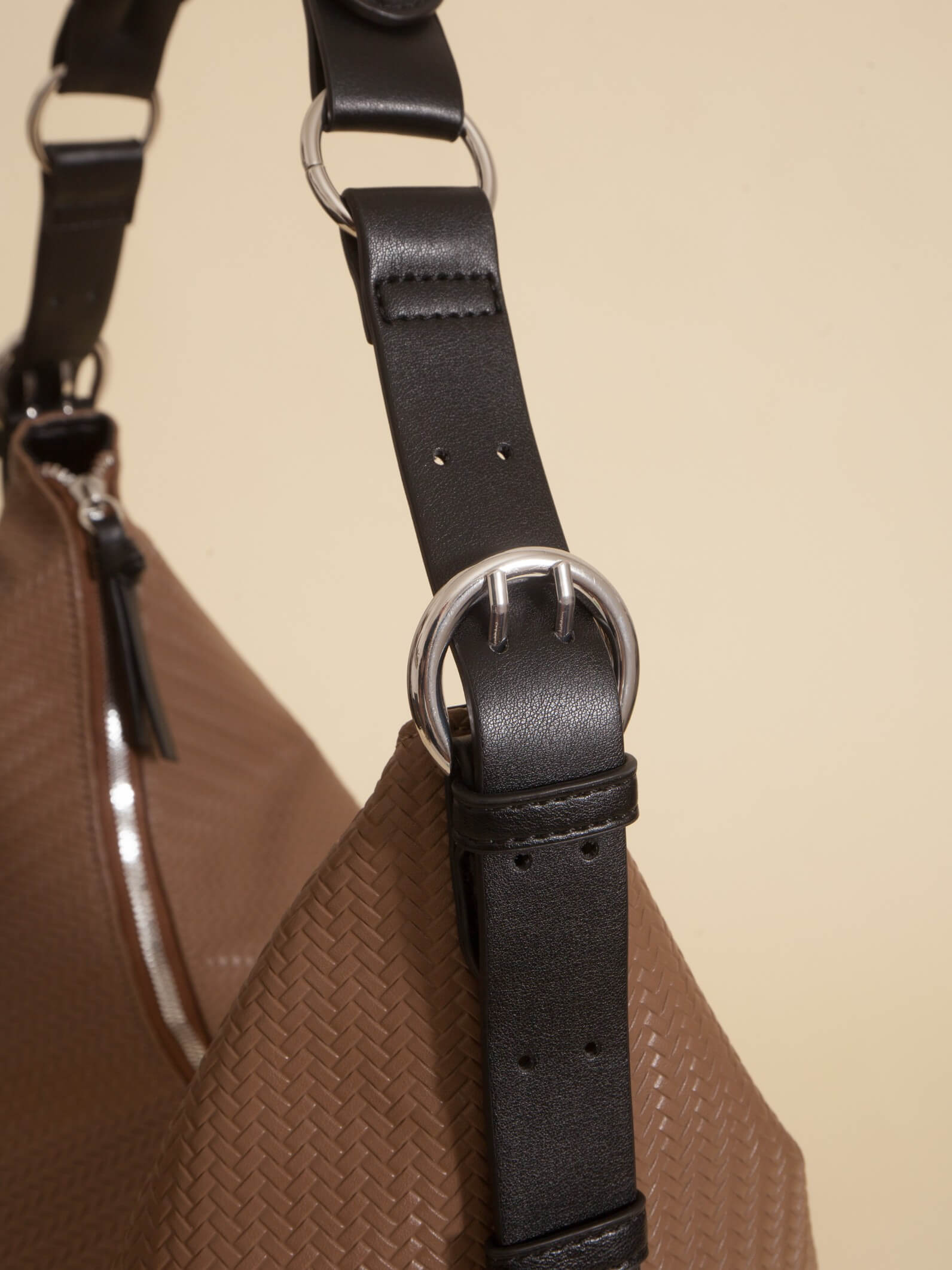 Cartera Tressa Chocolate