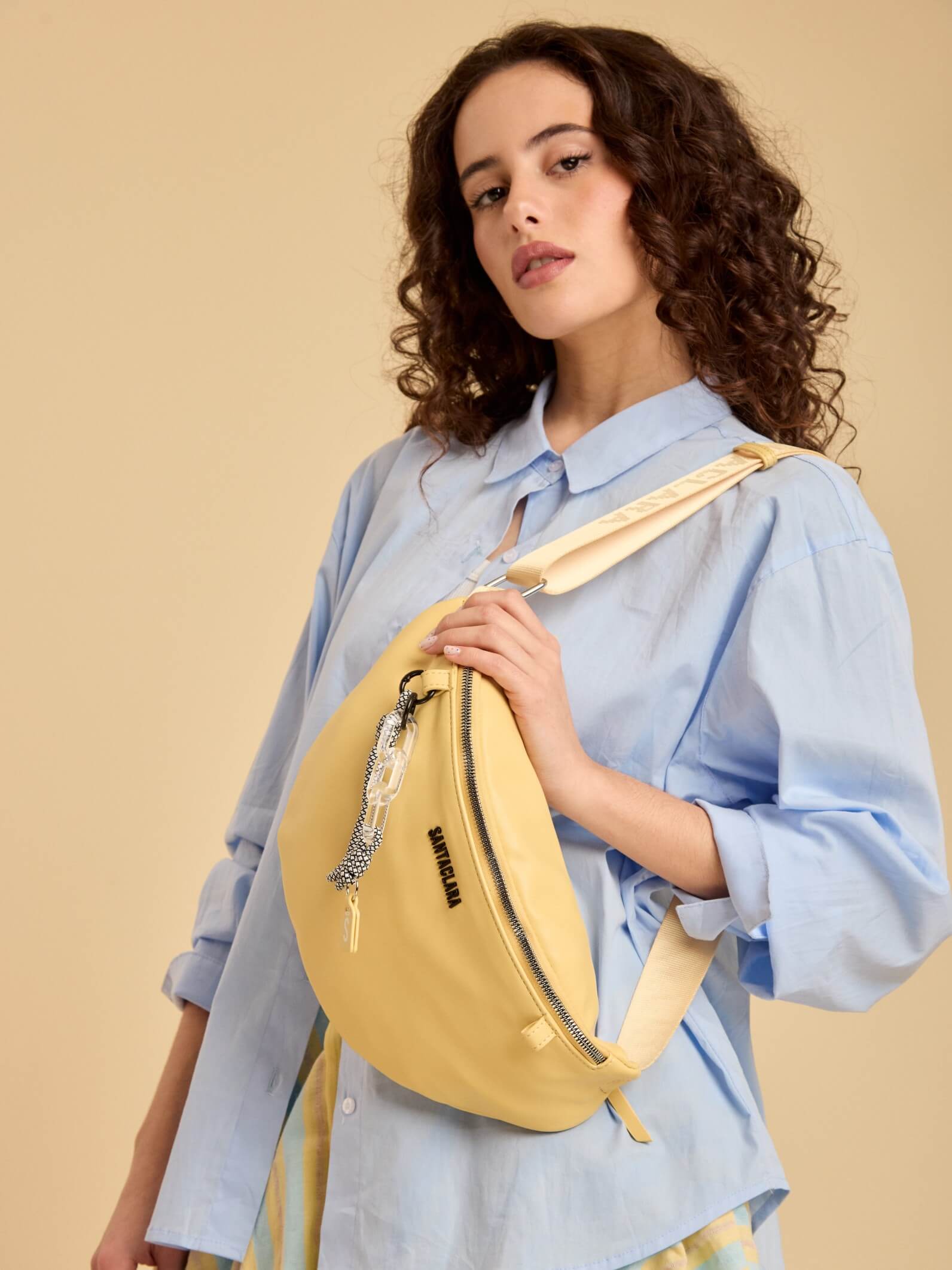 Riñonera Maxi Navy Charm Vainilla