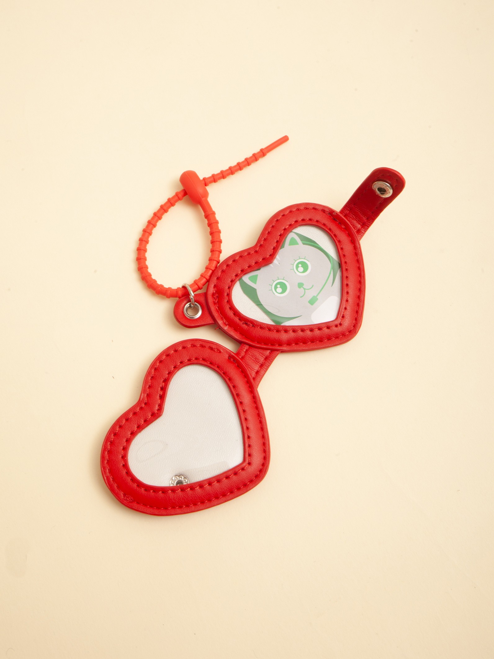 Charm Relicario Corazón Rojo