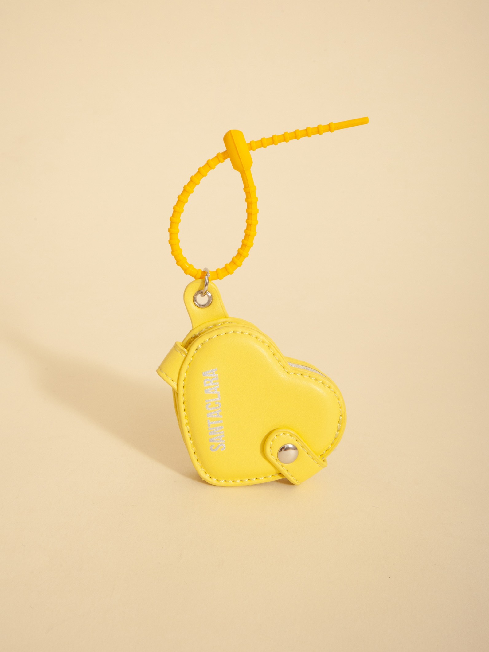 Charm Relicario Corazón Amarillo
