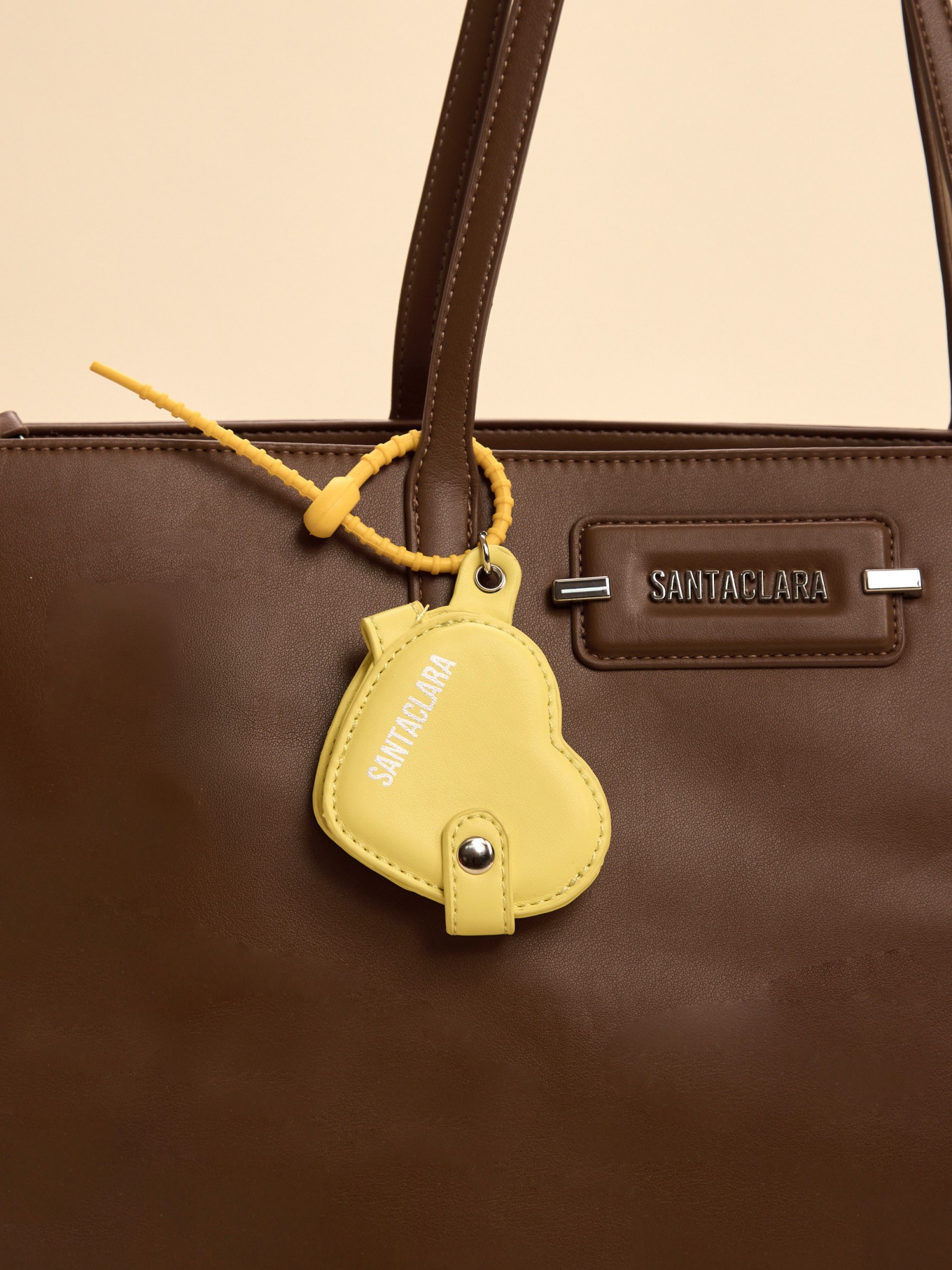 Charm Relicario Corazón Amarillo